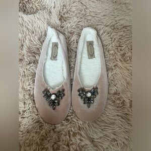 NWOT Joyfolie Slippers